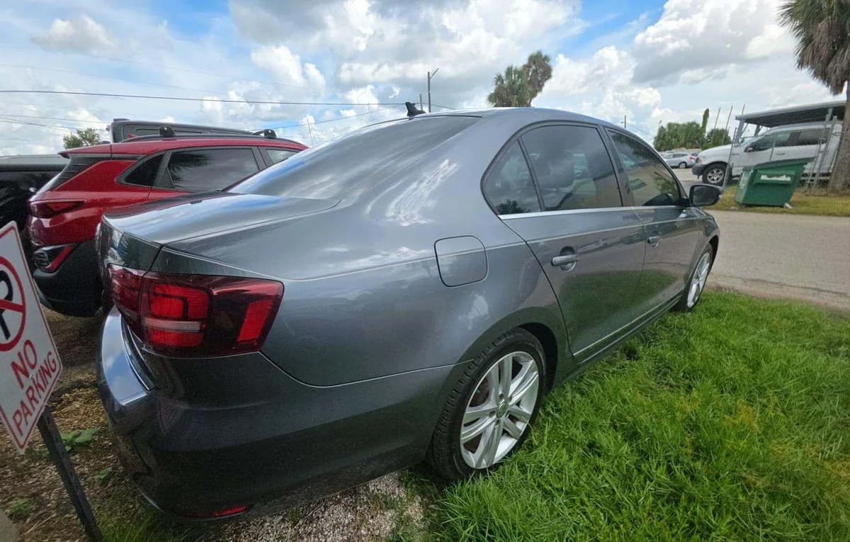 2017 VOLKSWAGEN JETTA 1.8T SEL 4