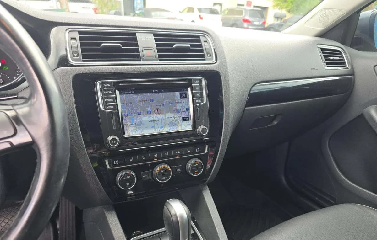 2017 VOLKSWAGEN JETTA 1.8T SEL 7