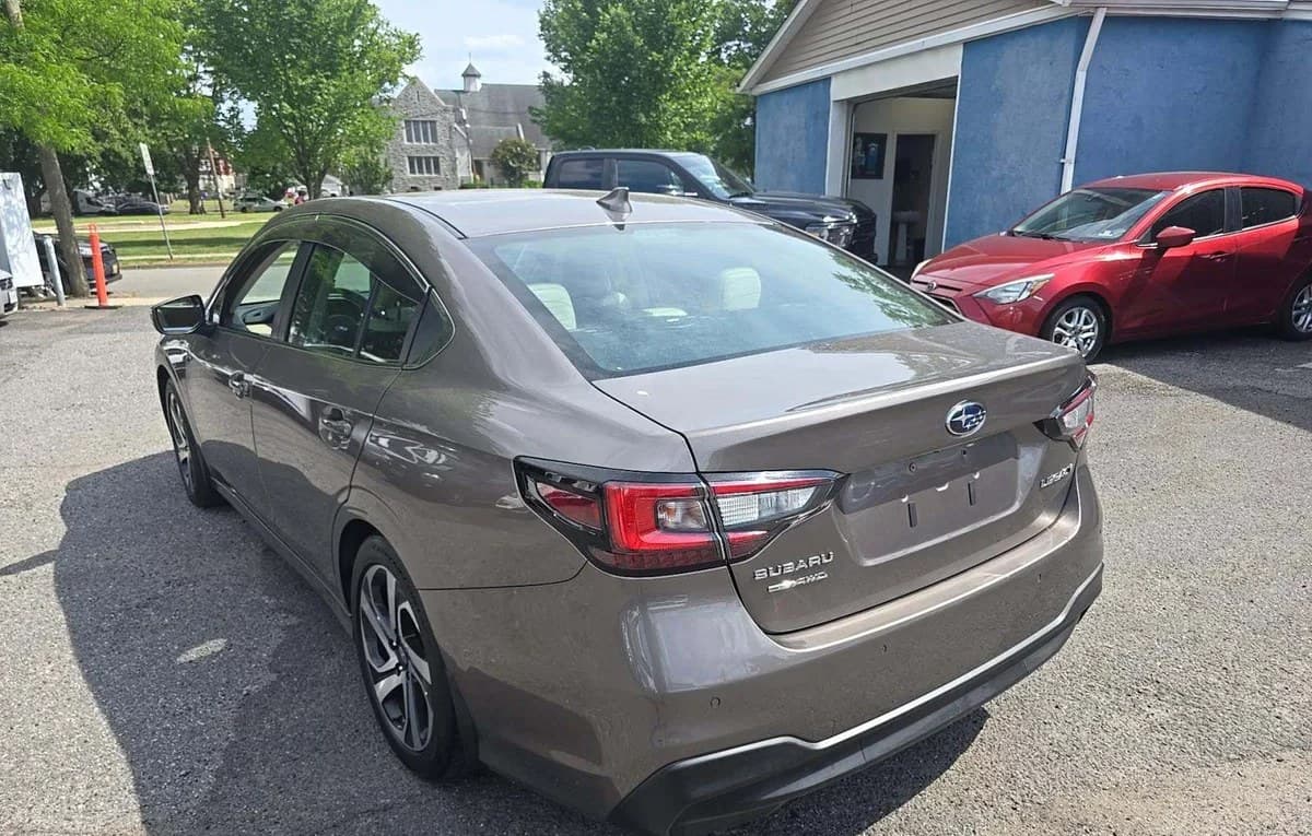 2021 SUBARU LEGACY Limited 3