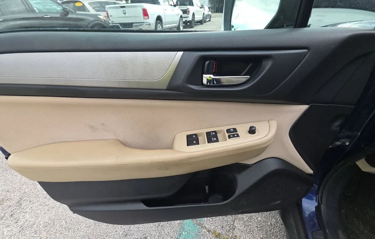 2017 SUBARU OUTBACK 2.5I Premium 6