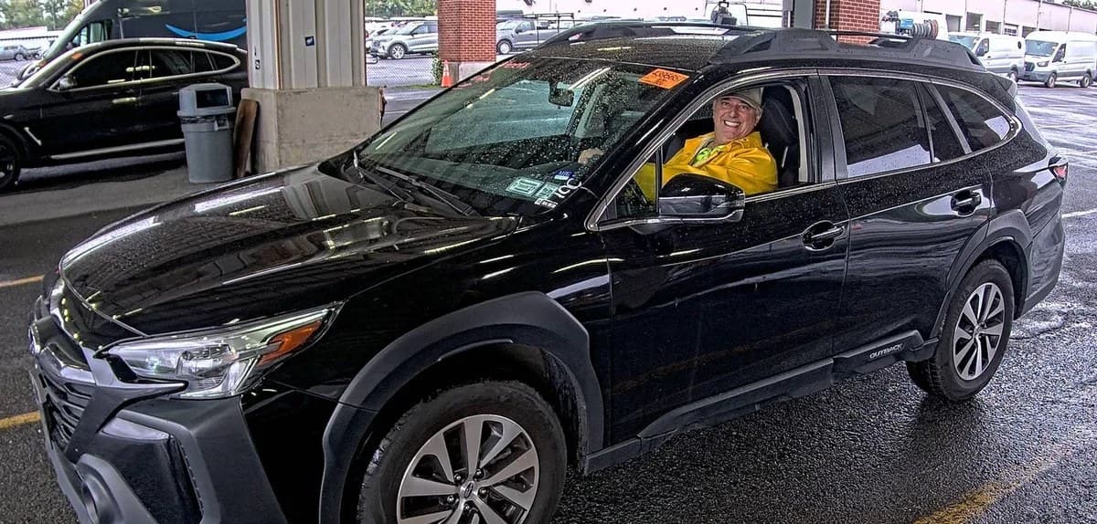 2023 SUBARU OUTBACK Premium 2