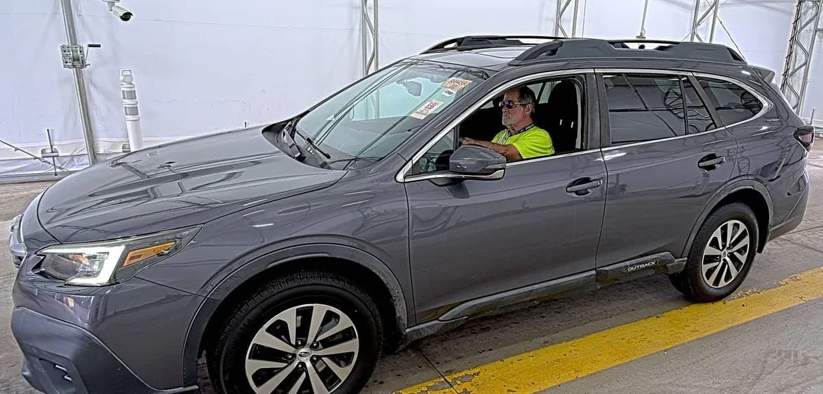 2020 SUBARU OUTBACK Premium 2