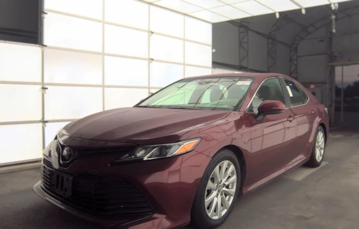 2018 TOYOTA CAMRY LE 2