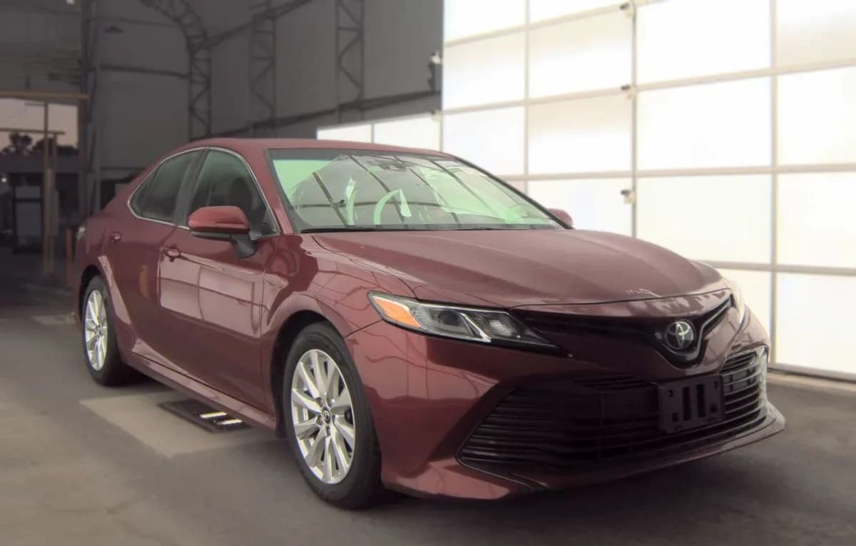 2018 TOYOTA CAMRY LE 4