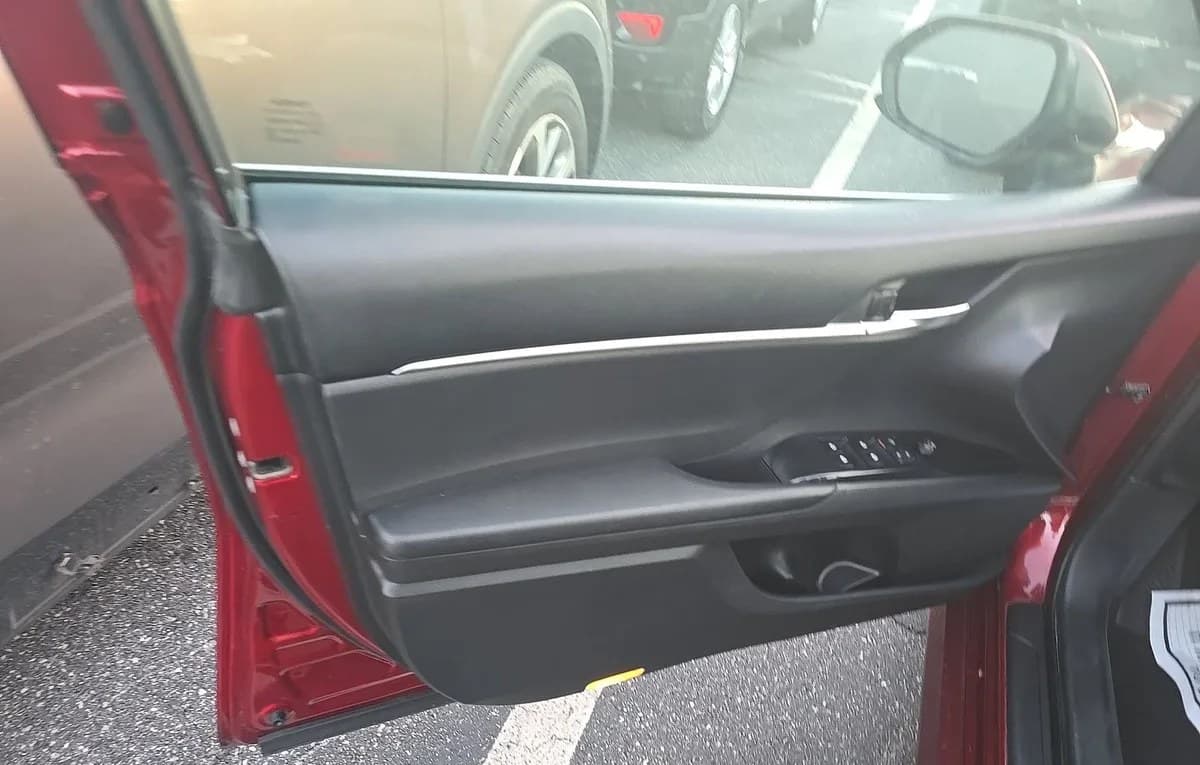 2018 TOYOTA CAMRY LE 6