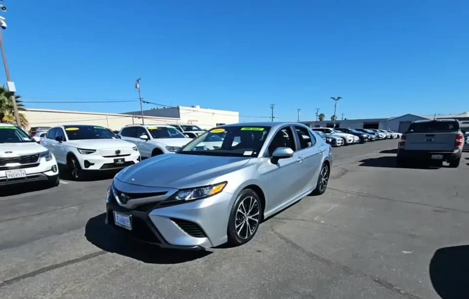 2018 TOYOTA CAMRY SE