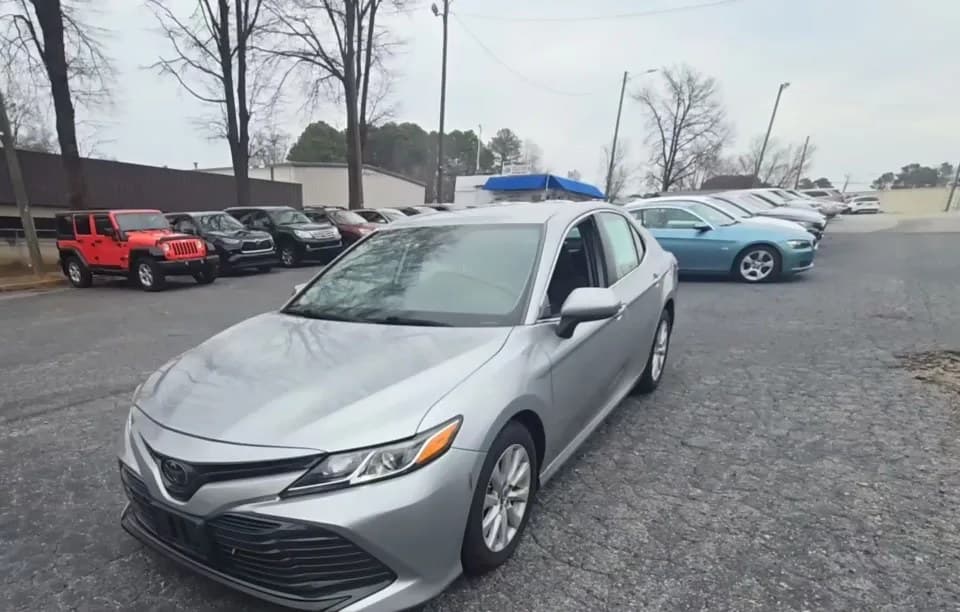 2019 TOYOTA CAMRY LE