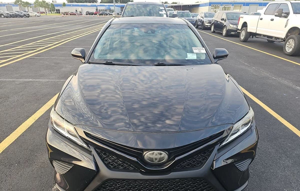 2018 TOYOTA CAMRY SE 3