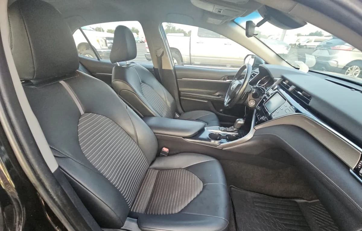 2018 TOYOTA CAMRY SE 5