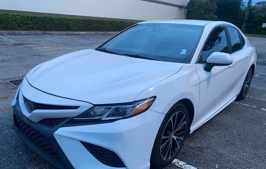 2019 TOYOTA CAMRY SE