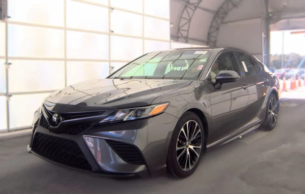 2019 TOYOTA CAMRY SE