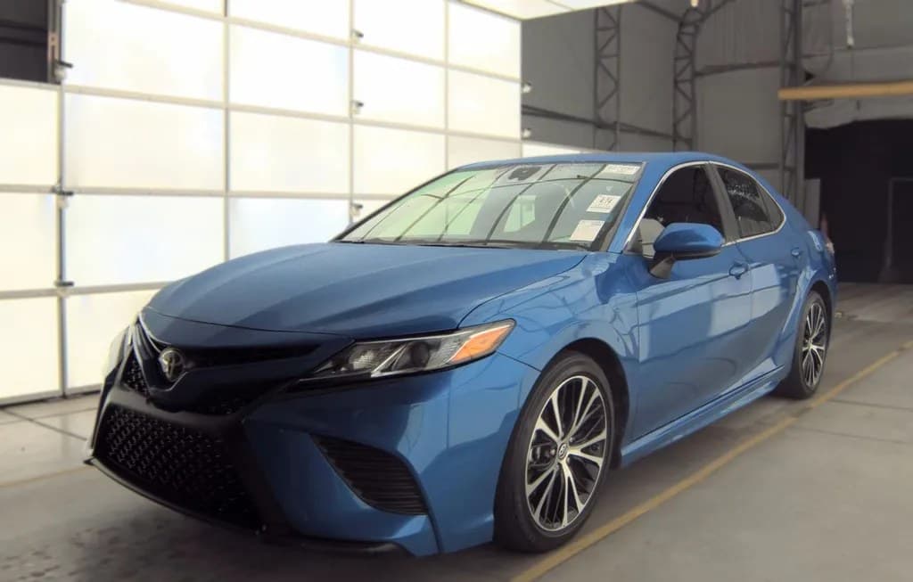 2019 TOYOTA CAMRY SE
