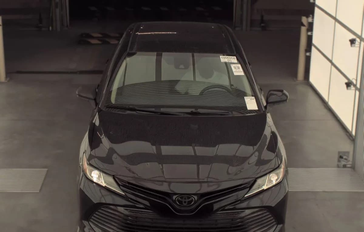 2019 TOYOTA CAMRY LE 3