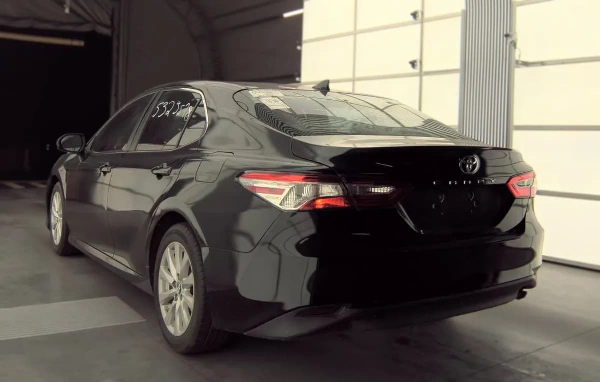 2019 TOYOTA CAMRY LE 5