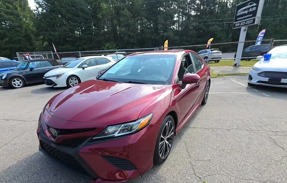 2018 TOYOTA CAMRY SE