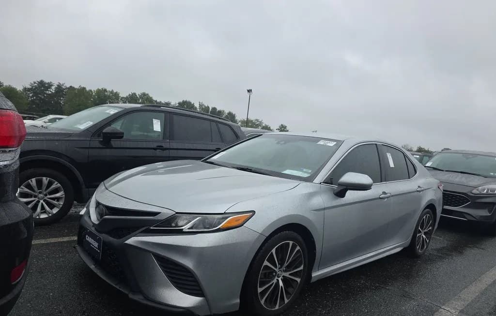 2018 TOYOTA CAMRY SE