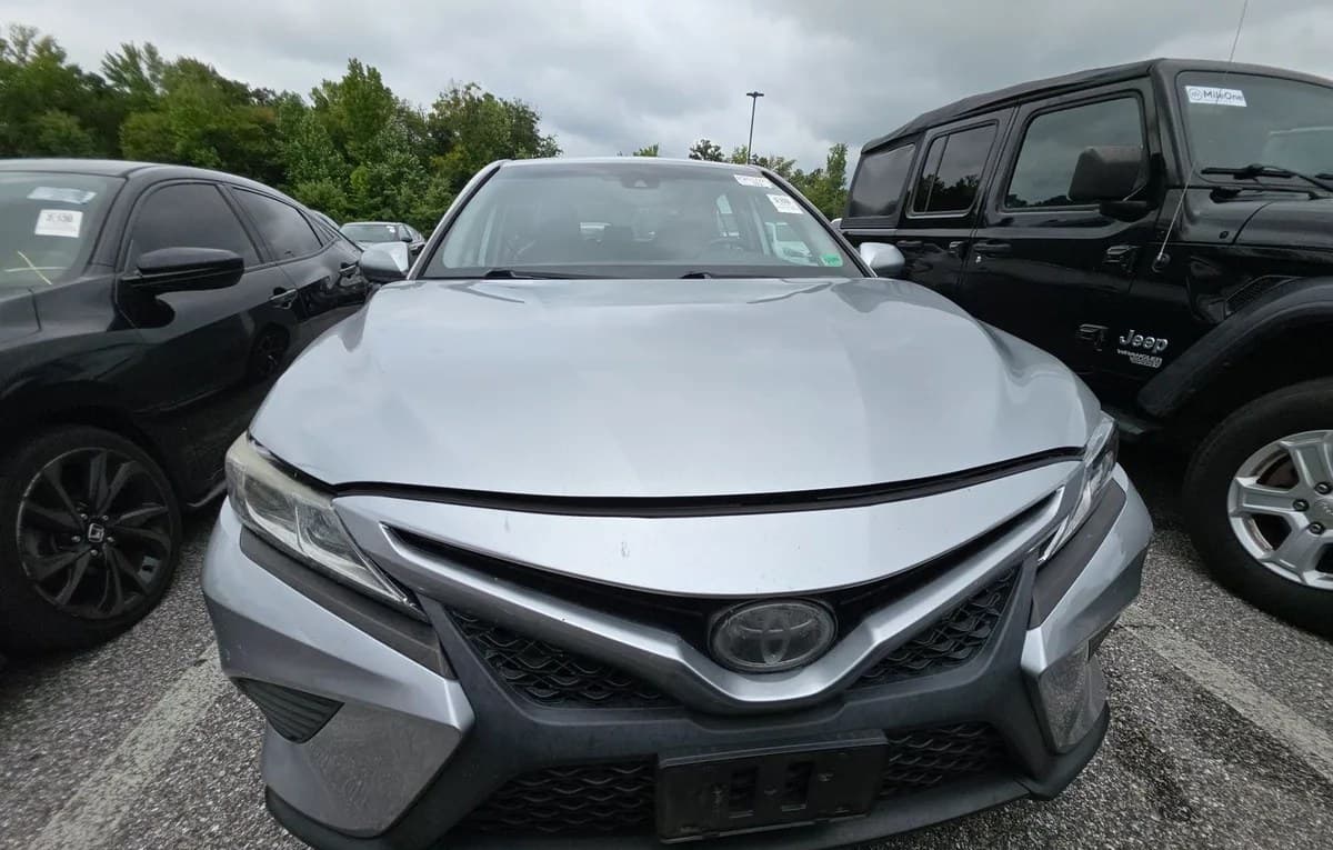 2019 TOYOTA CAMRY SE 3