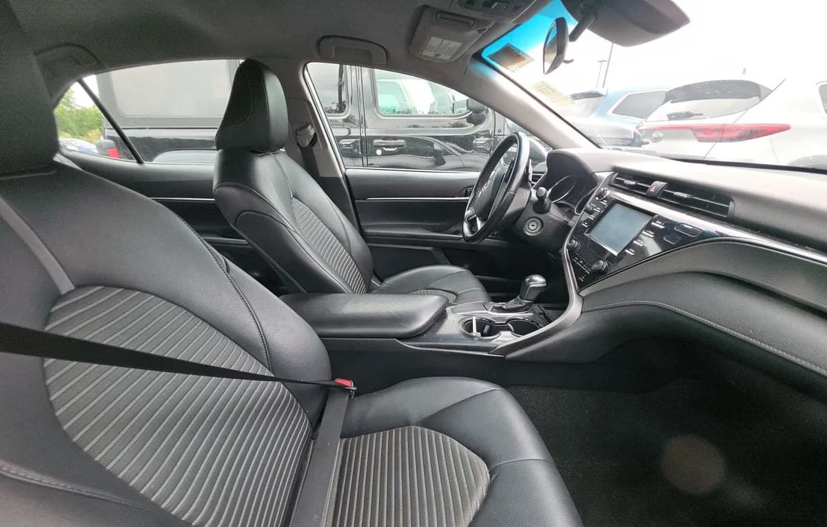 2019 TOYOTA CAMRY SE 5