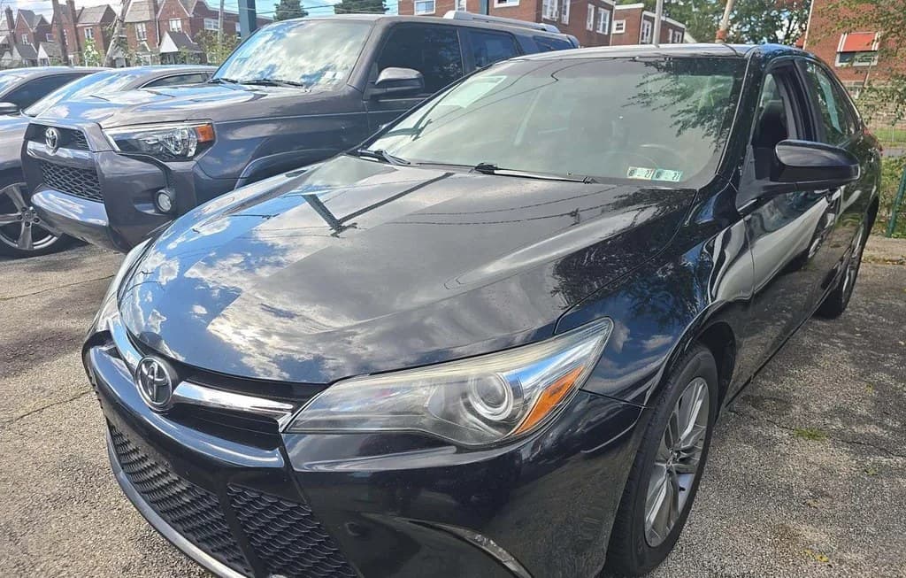 2017 TOYOTA CAMRY SE