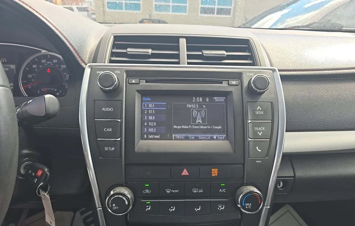2017 TOYOTA CAMRY SE 7