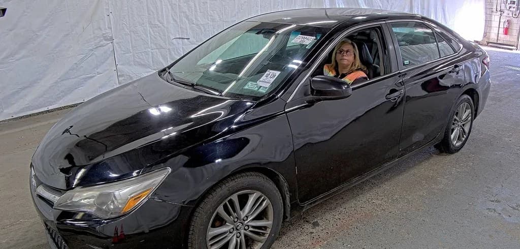 2017 TOYOTA CAMRY SE