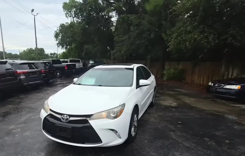 2017 TOYOTA CAMRY SE 2