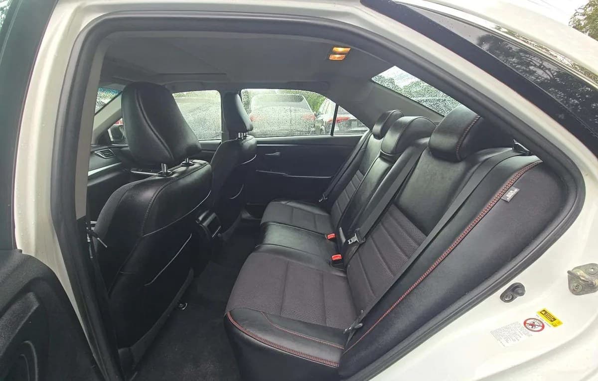 2017 TOYOTA CAMRY SE 7