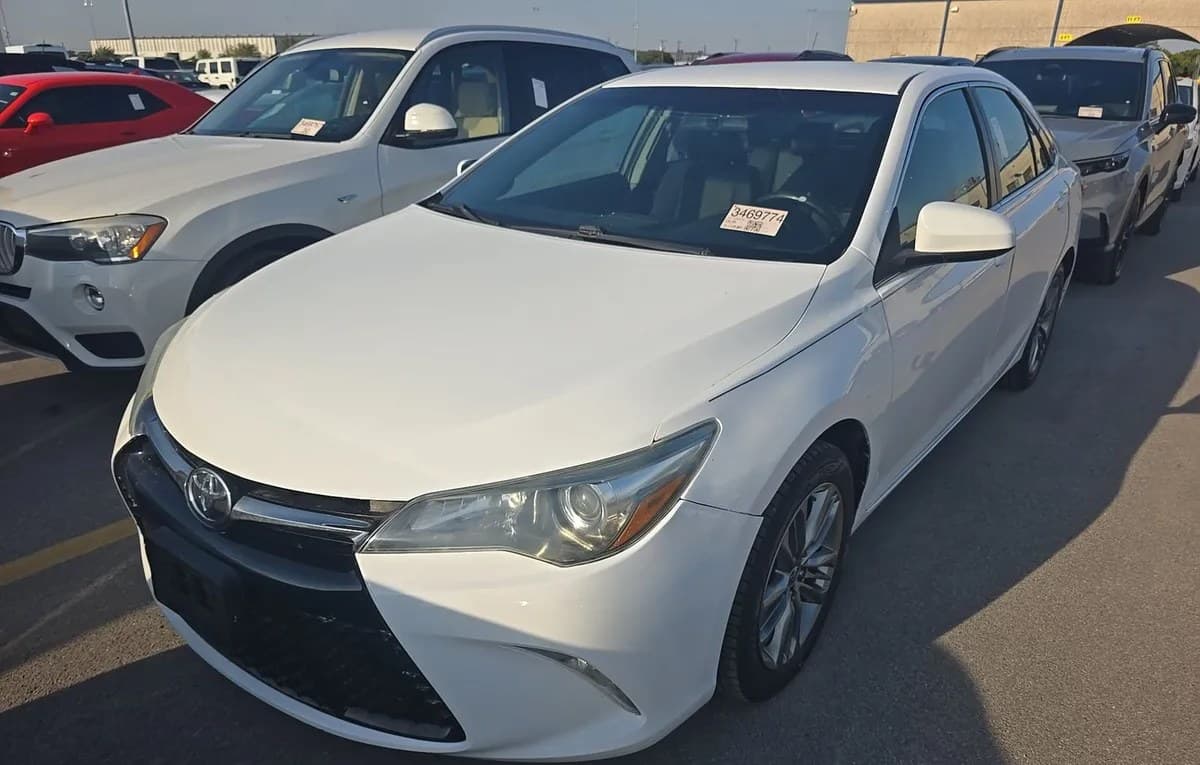 2017 TOYOTA CAMRY SE 2