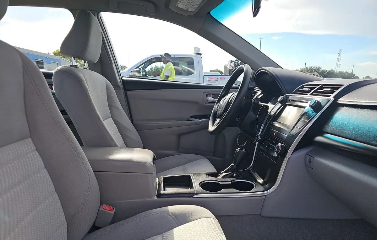 2017 TOYOTA CAMRY LE 5