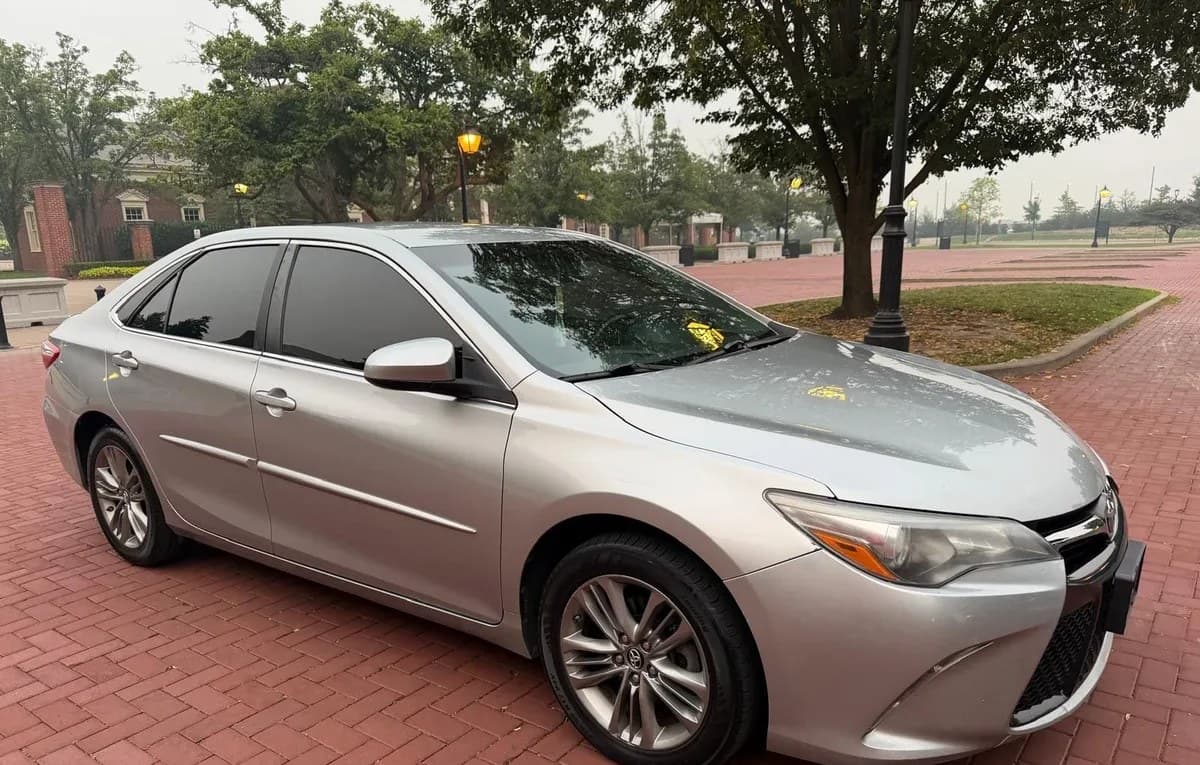 2017 TOYOTA CAMRY SE 2