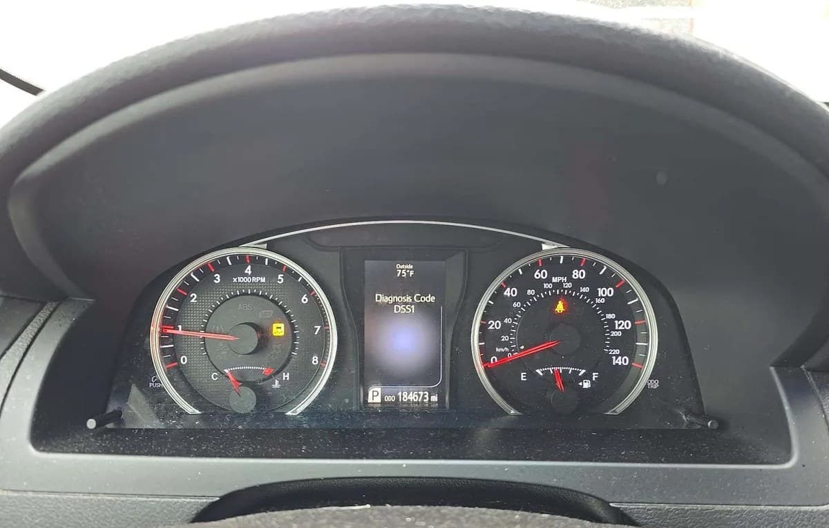 2017 TOYOTA CAMRY SE 5