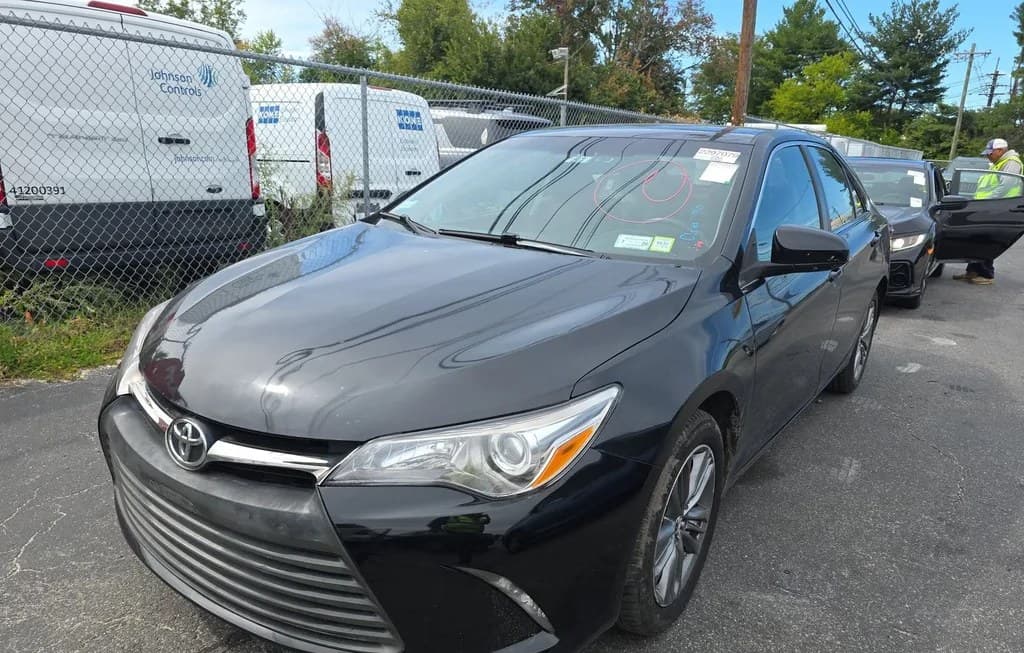 2017 TOYOTA CAMRY SE