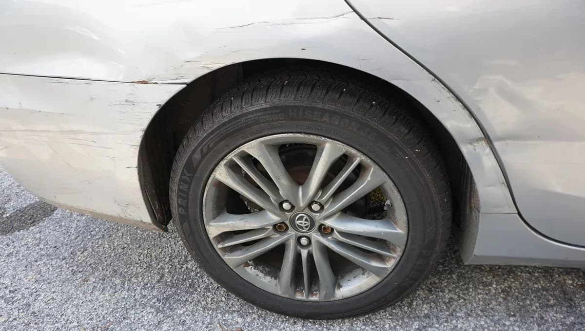 2017 TOYOTA CAMRY SE 6