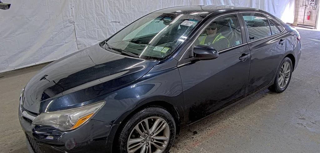 2017 TOYOTA CAMRY SE