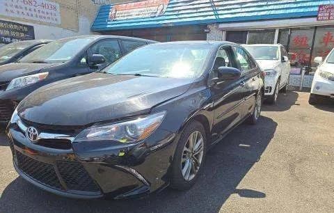 2017 TOYOTA CAMRY SE 2