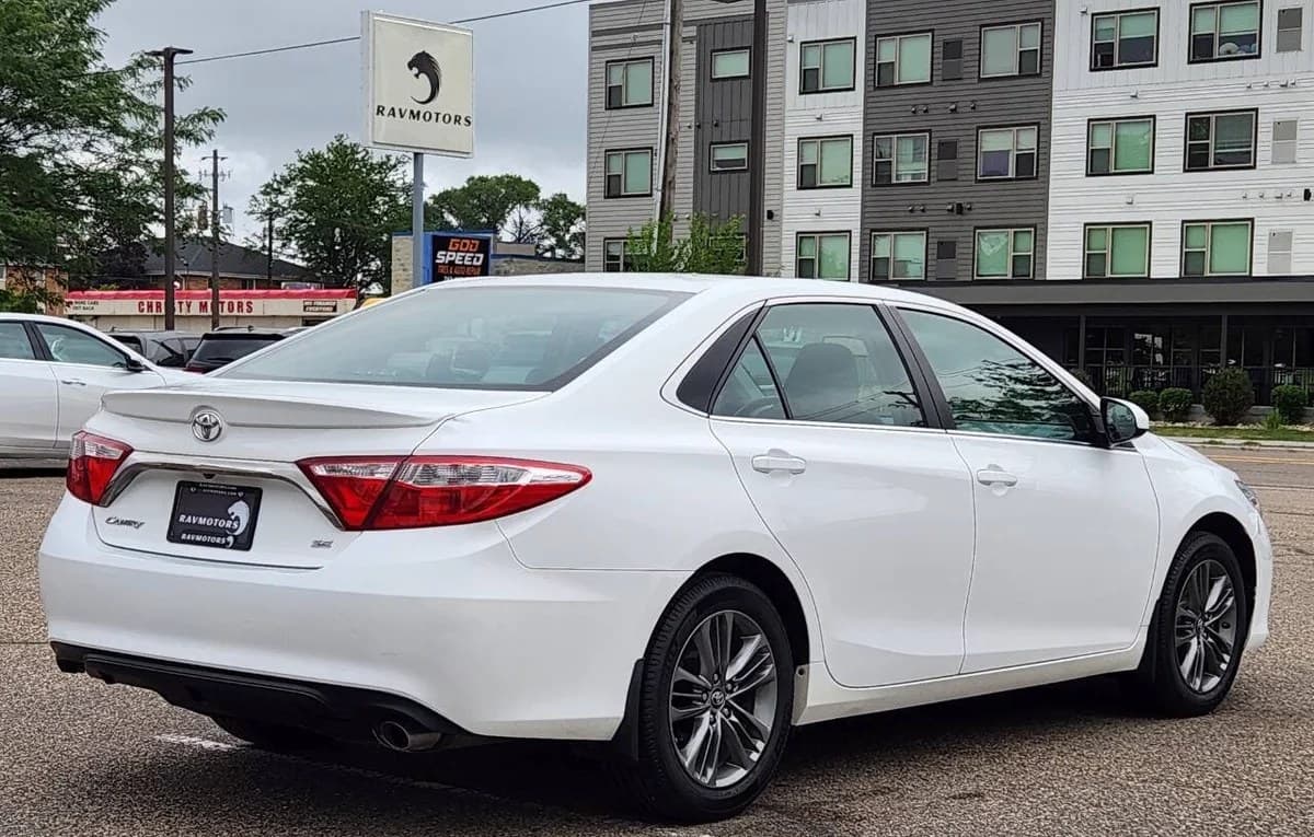 2017 TOYOTA CAMRY 6