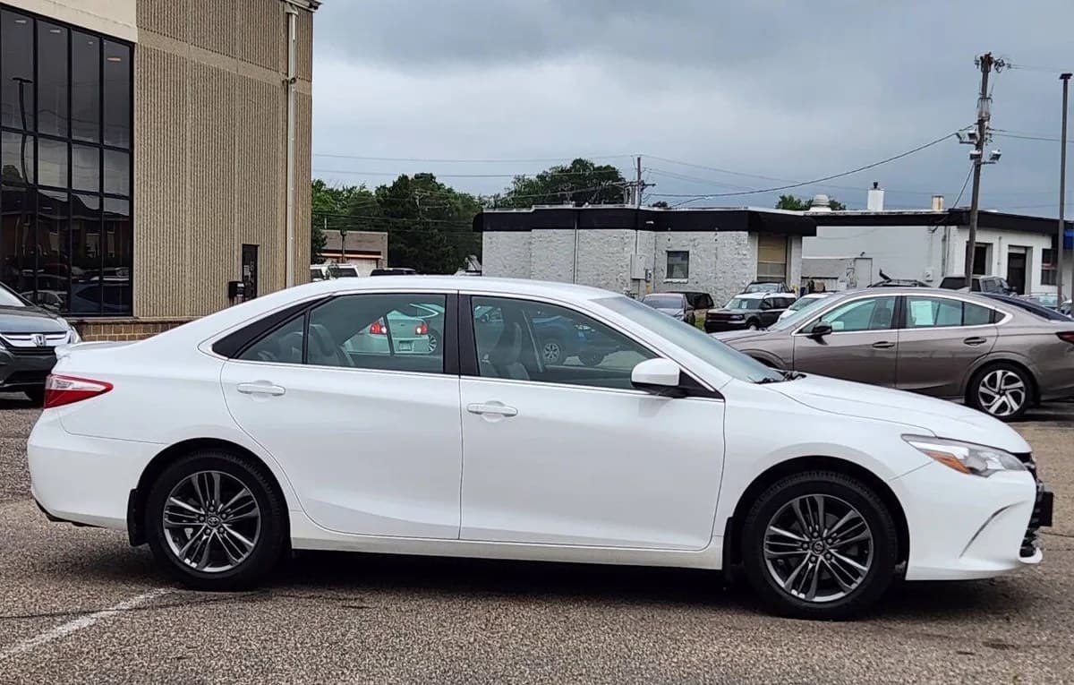 2017 TOYOTA CAMRY 7