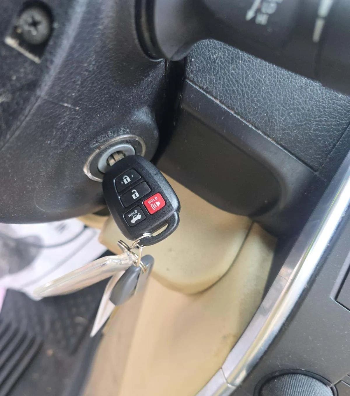 2017 TOYOTA CAMRY LE 5
