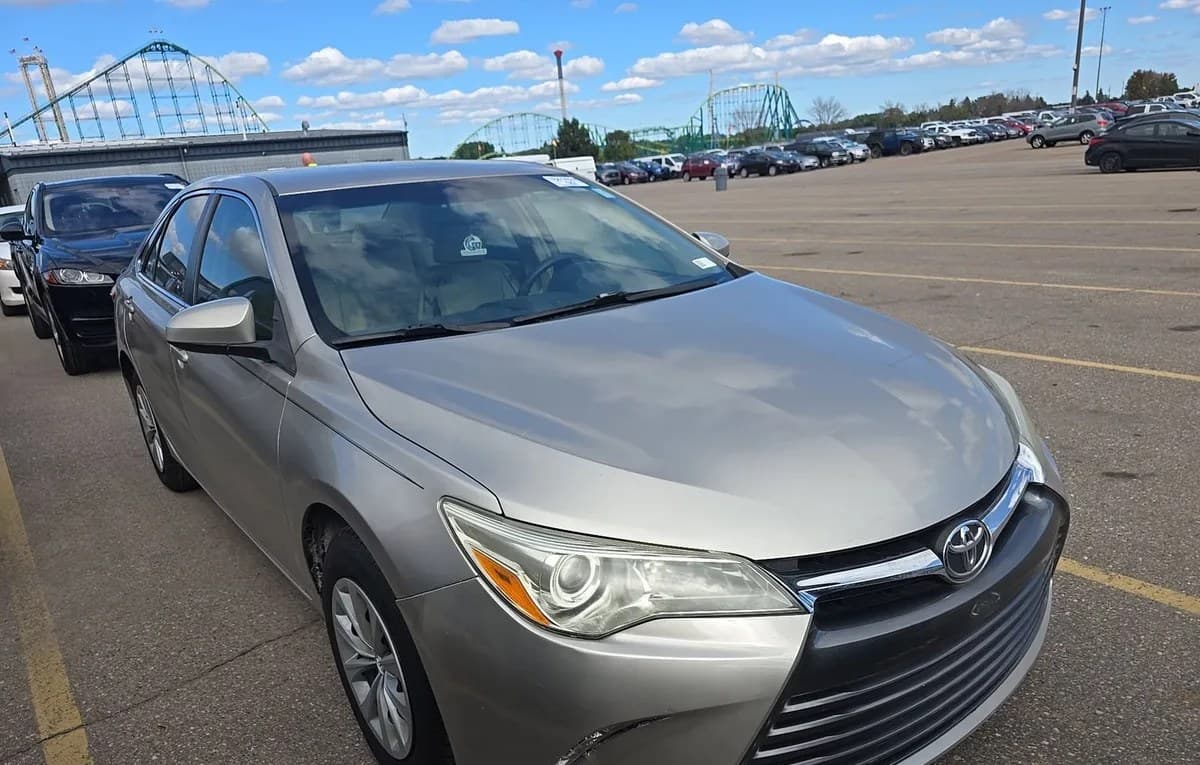 2017 TOYOTA CAMRY LE 4