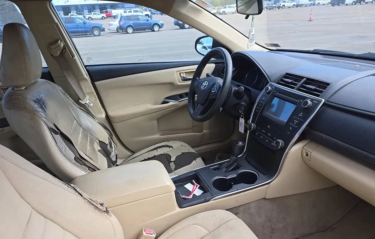 2017 TOYOTA CAMRY LE 5