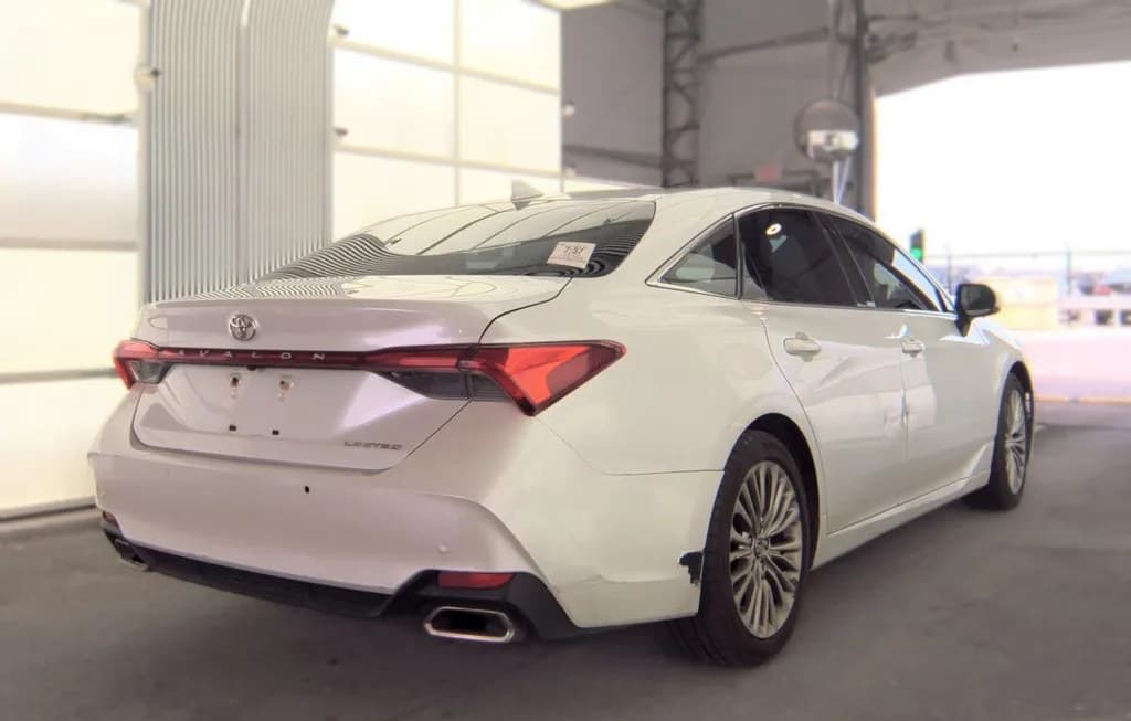 2019 TOYOTA AVALON LIMITED