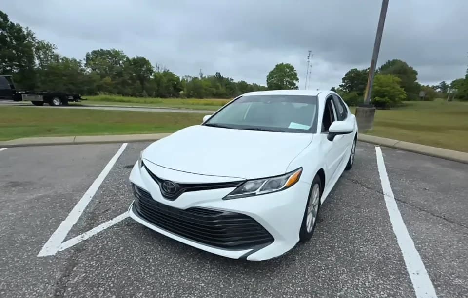 2020 TOYOTA CAMRY LE 2