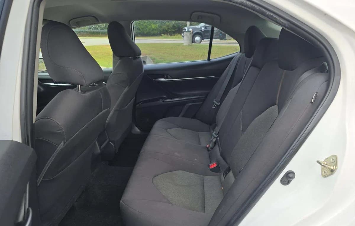 2020 TOYOTA CAMRY LE 7