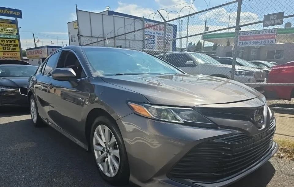 2020 TOYOTA CAMRY LE 4