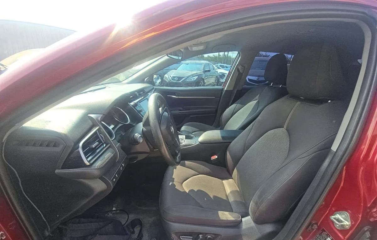 2020 TOYOTA CAMRY LE 4