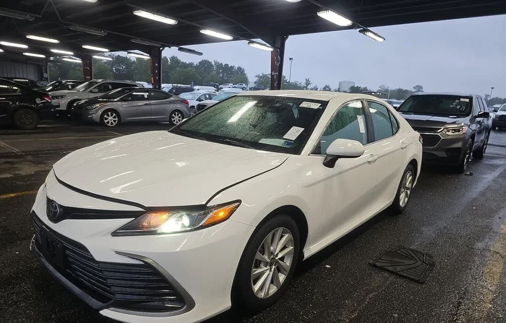 2024 TOYOTA CAMRY LE