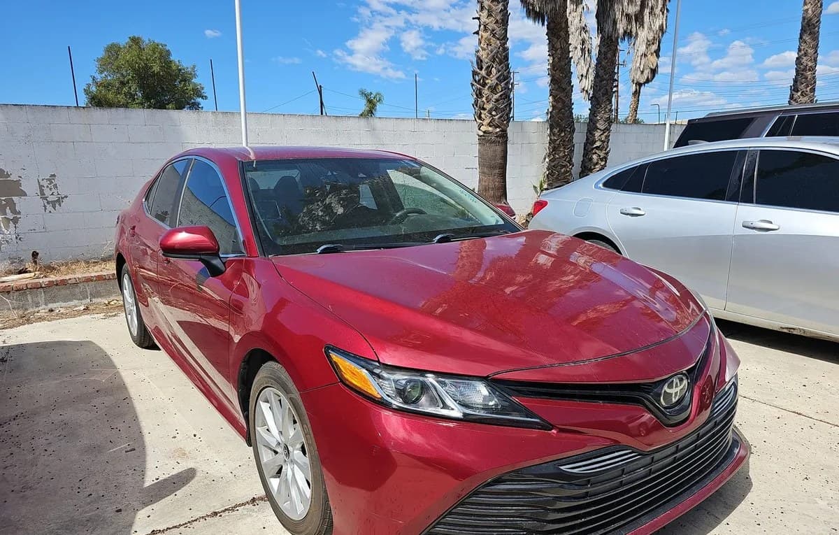 2020 TOYOTA CAMRY LE 4
