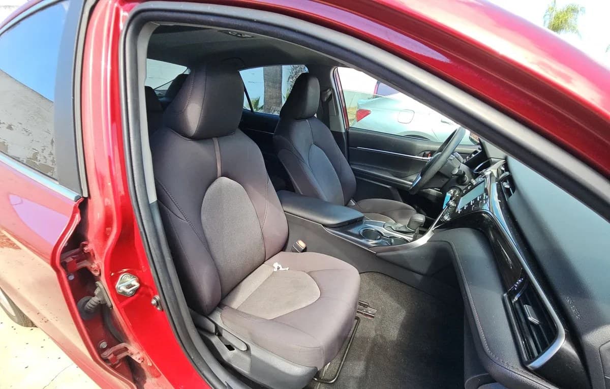 2020 TOYOTA CAMRY LE 5