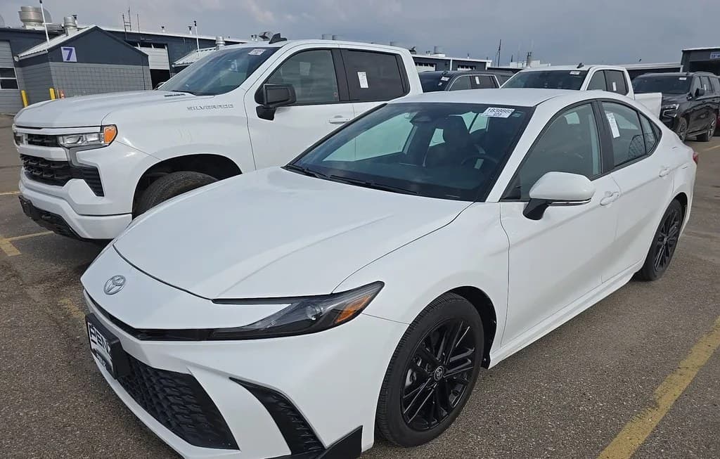 2025 TOYOTA CAMRY SE