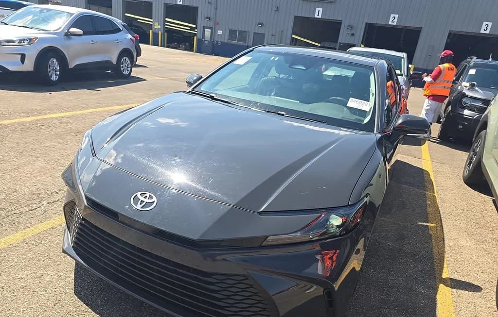 2025 TOYOTA CAMRY LE